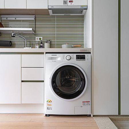Urbanstay Myeongdong Сеул Экстерьер фото