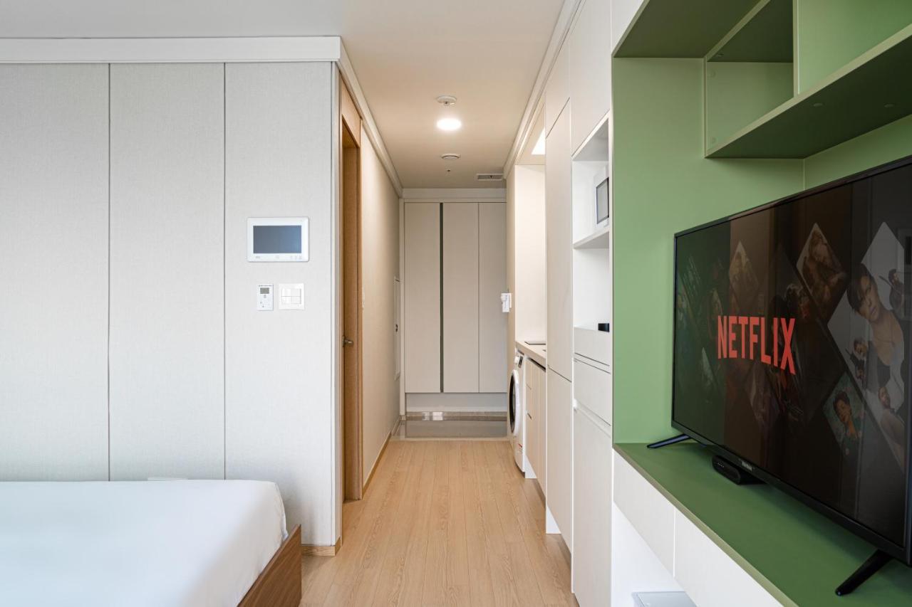 Urbanstay Myeongdong Сеул Экстерьер фото