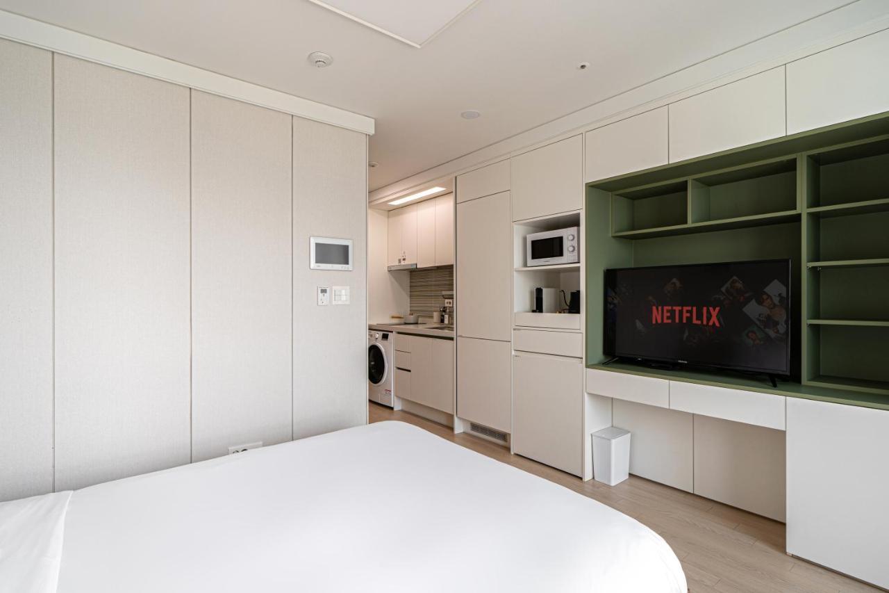 Urbanstay Myeongdong Сеул Экстерьер фото
