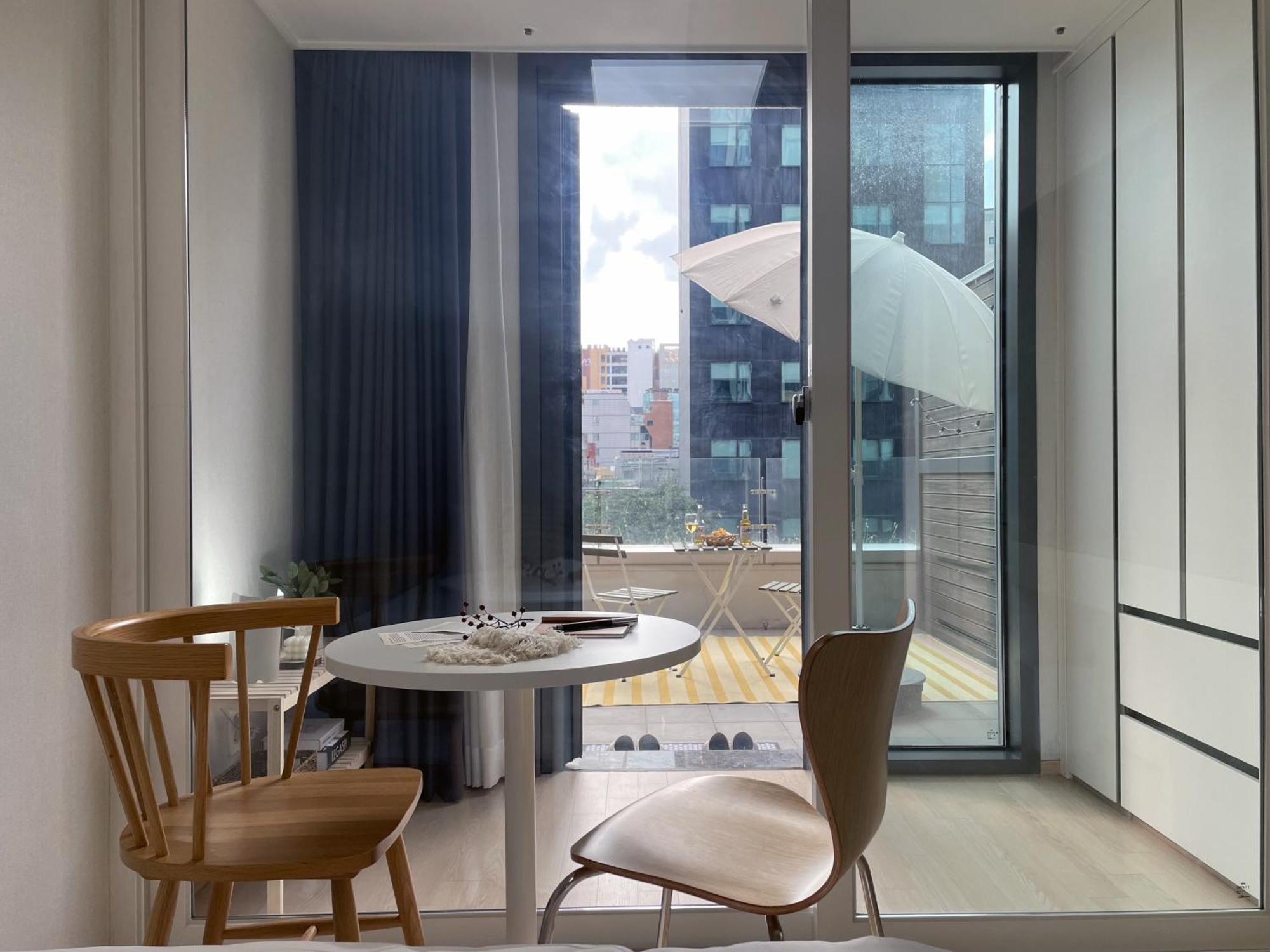Urbanstay Myeongdong Сеул Экстерьер фото