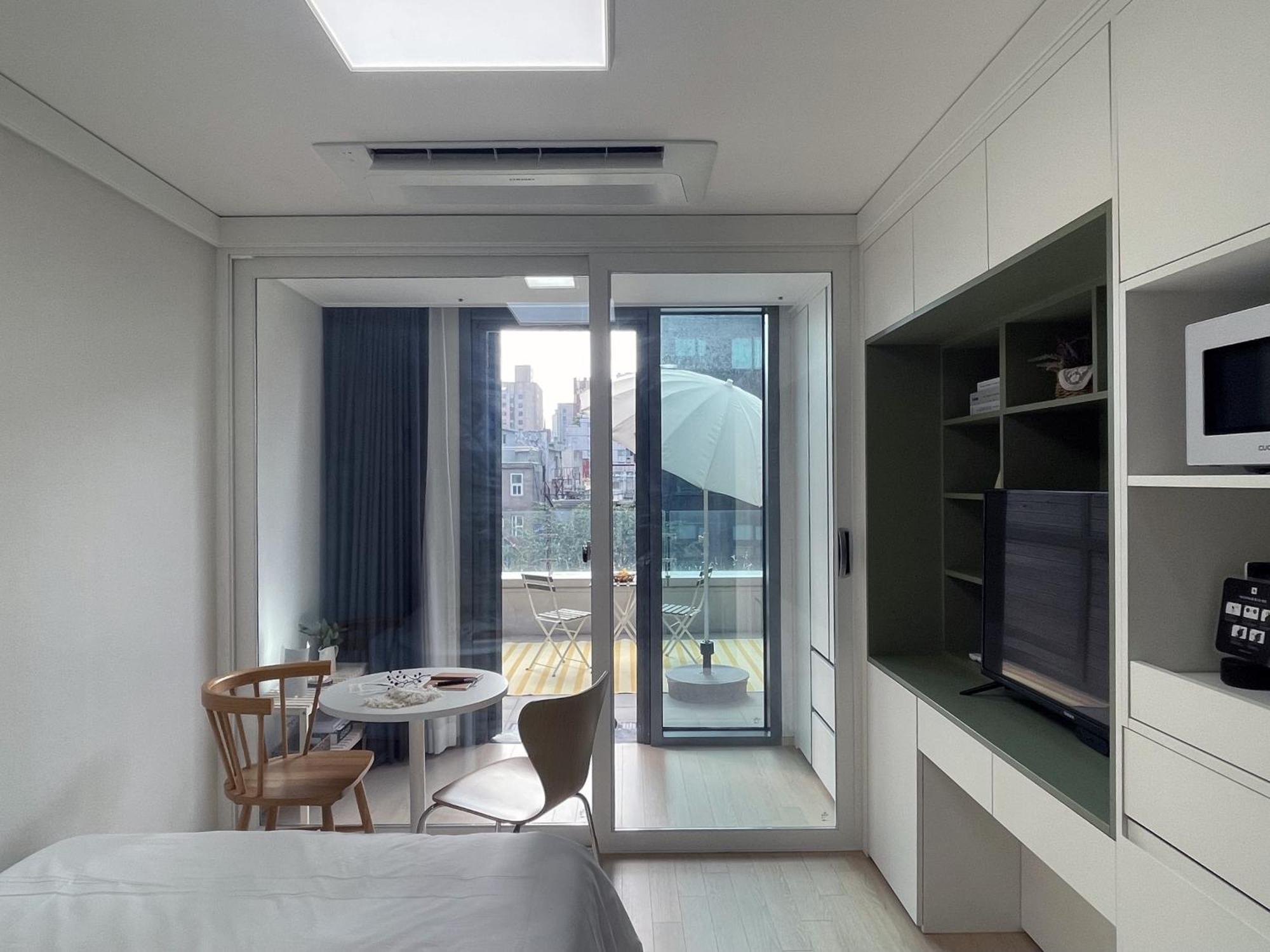 Urbanstay Myeongdong Сеул Экстерьер фото