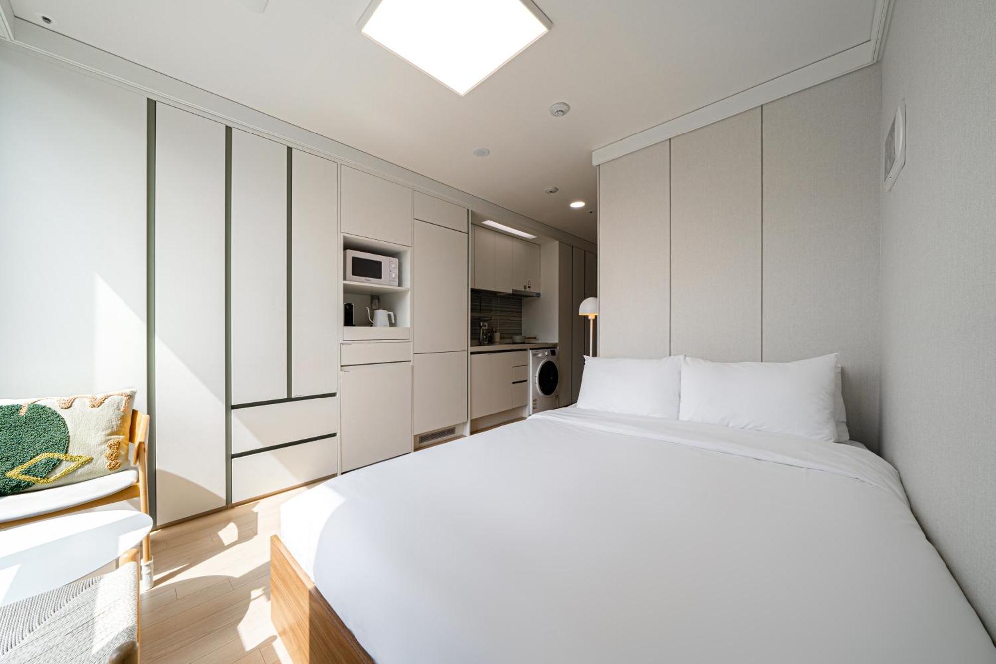 Urbanstay Myeongdong Сеул Экстерьер фото