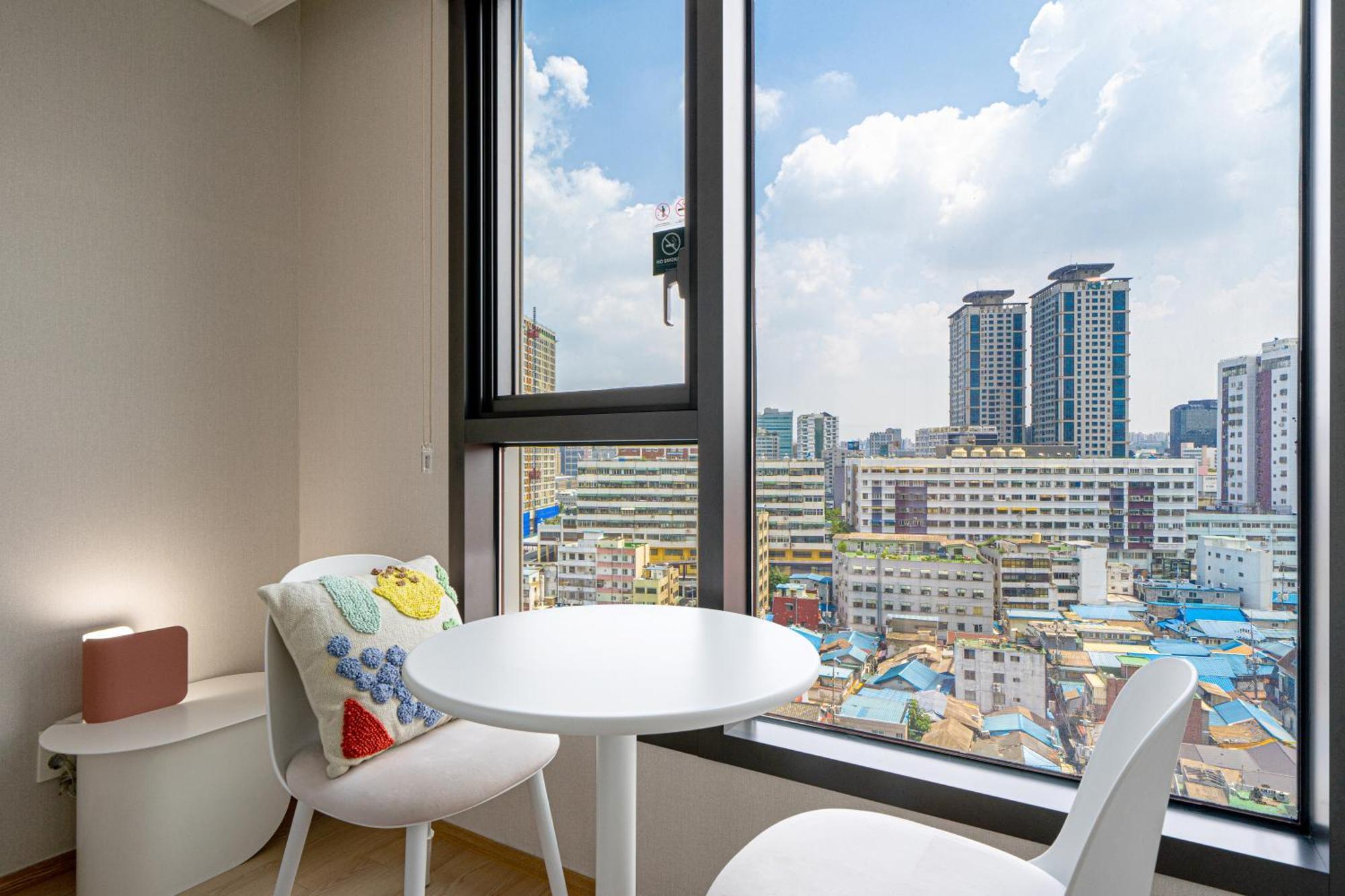 Urbanstay Myeongdong Сеул Экстерьер фото