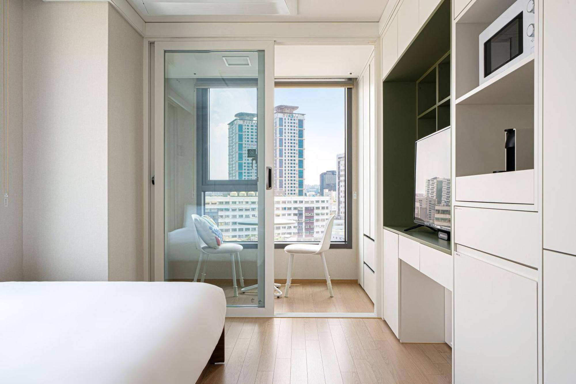 Urbanstay Myeongdong Сеул Экстерьер фото