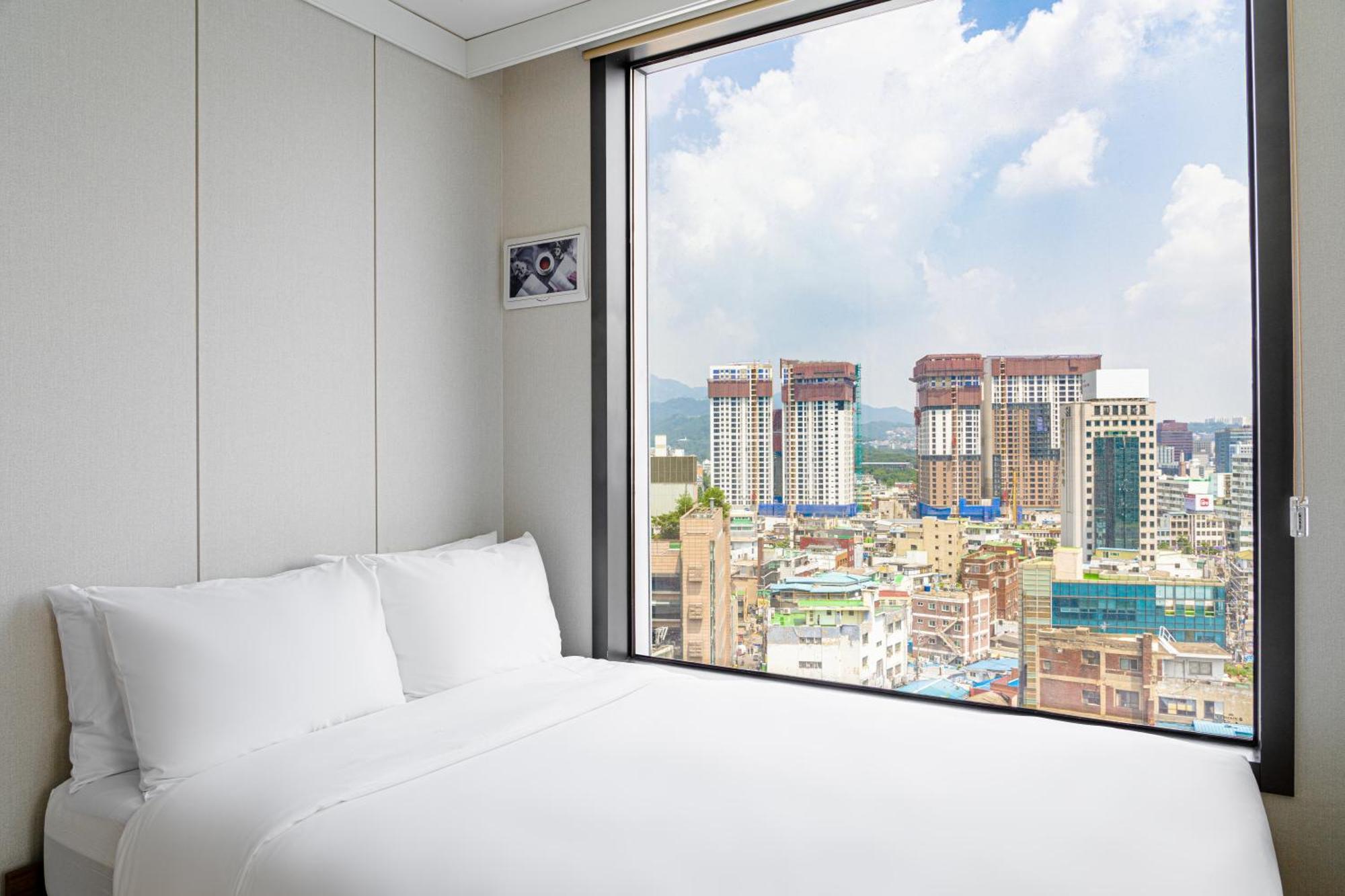 Urbanstay Myeongdong Сеул Экстерьер фото