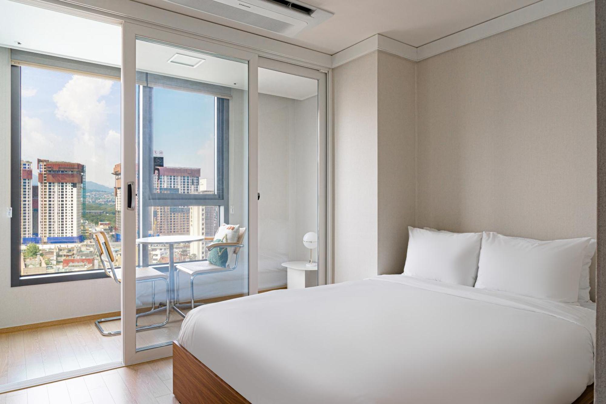 Urbanstay Myeongdong Сеул Экстерьер фото