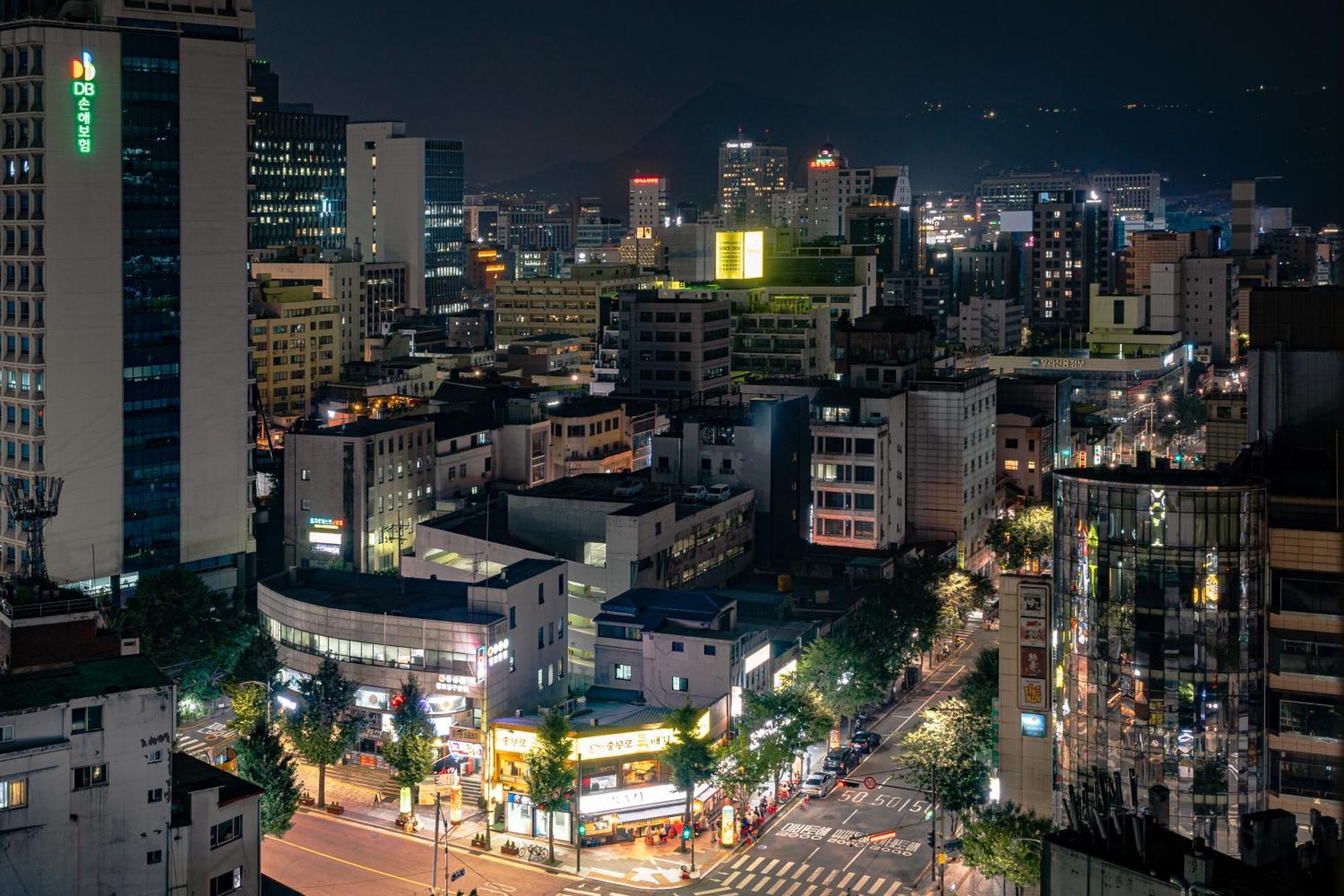 Urbanstay Myeongdong Сеул Экстерьер фото